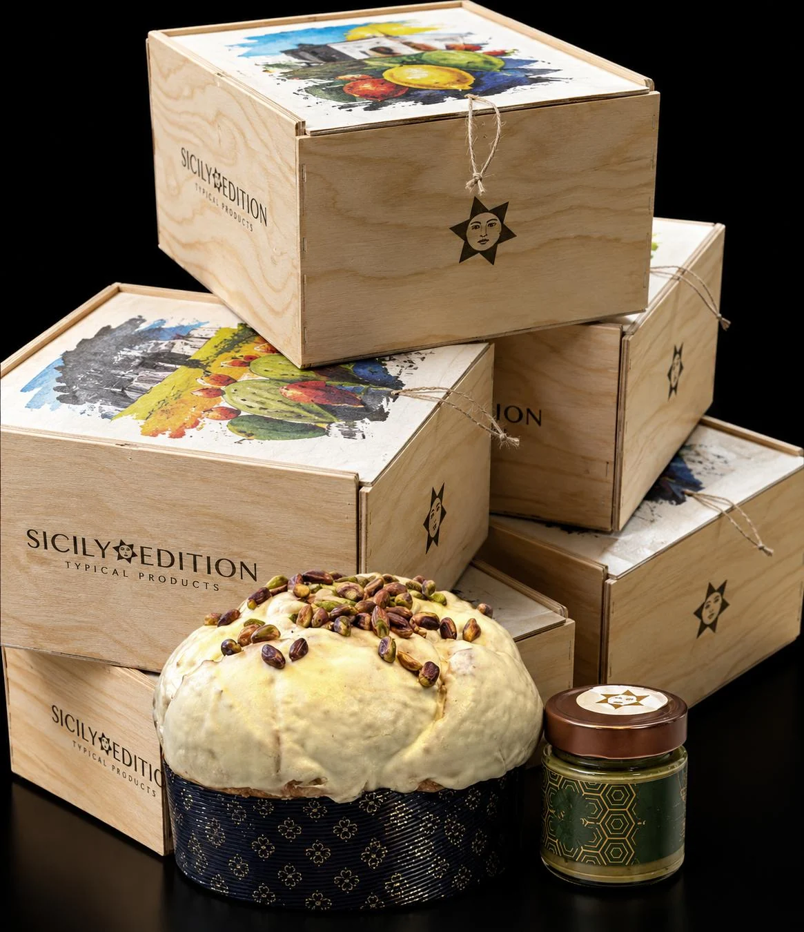 Wooden Special Box with a pistachio panettone and spread